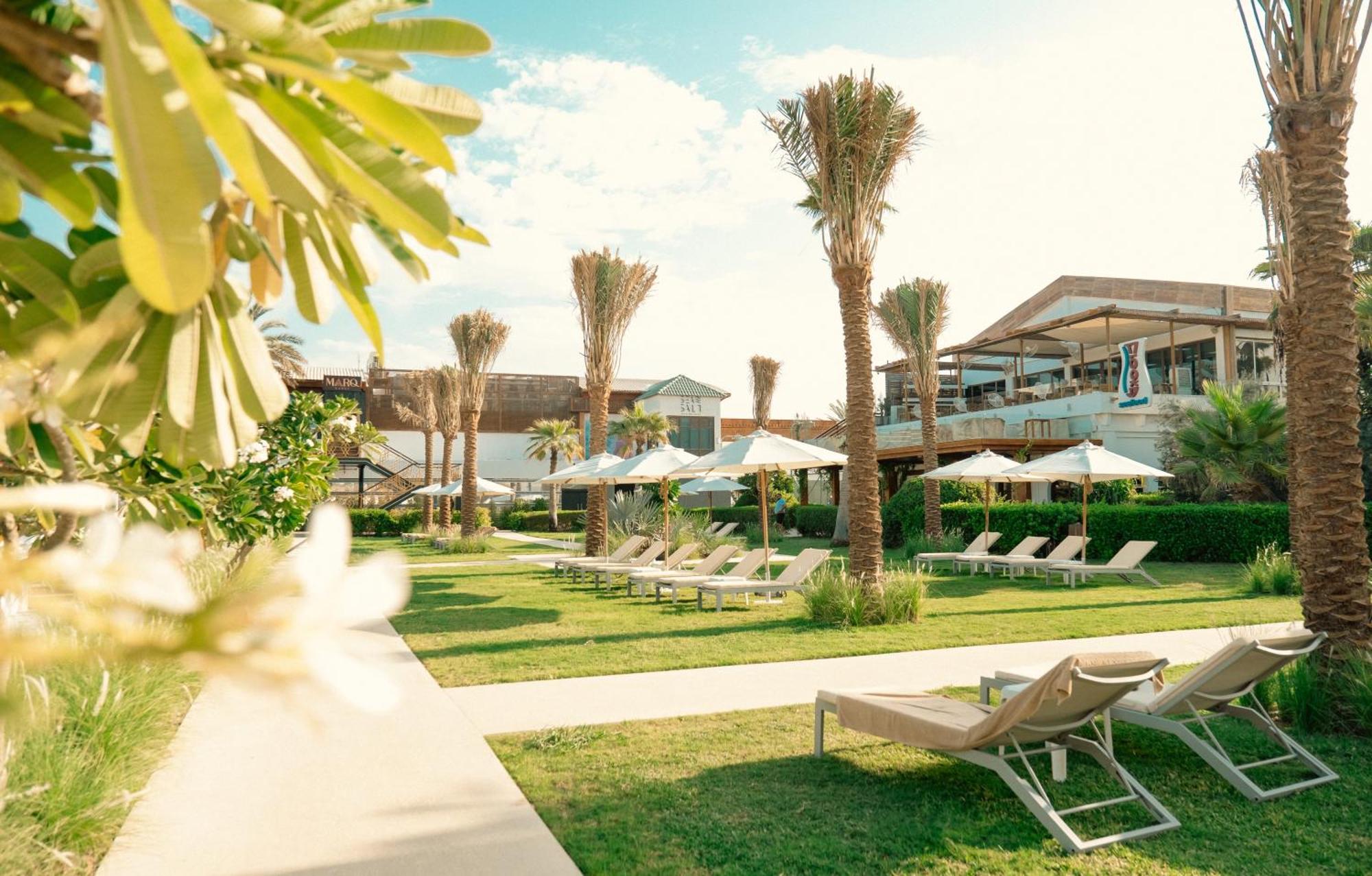 Dubai Marine Beach Resort & Spa Exterior photo